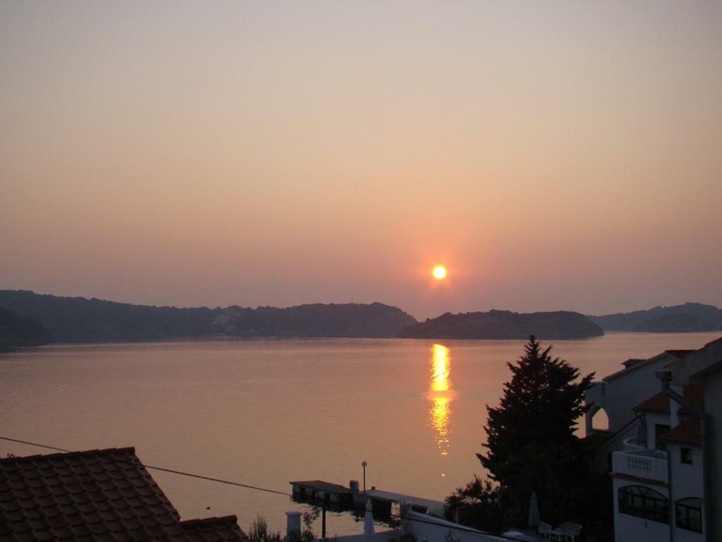 Apartman Rosa Supetarska Draga Exteriér fotografie